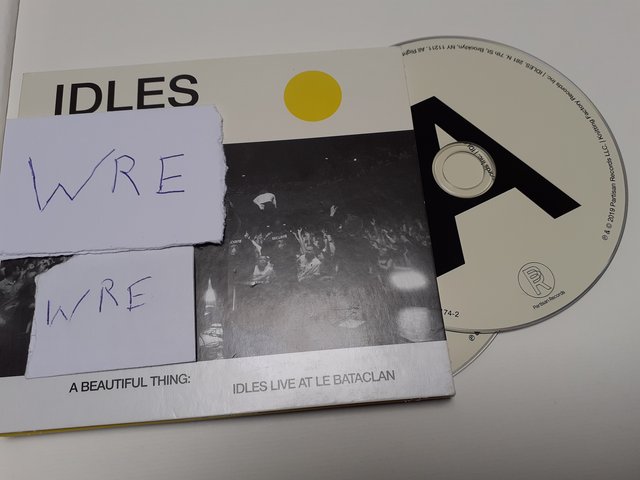 IDLES - A Beautiful Thing - Idles Live At Le Bataclan (CD, 2019) FLAC LossLess  934 Kbps