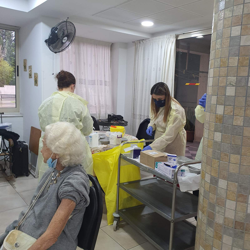 εξι