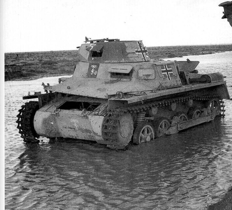 [Militaria Magazine Hors-Serie 06] - La Guerre Du Desert (II) Bir-Hakeim32