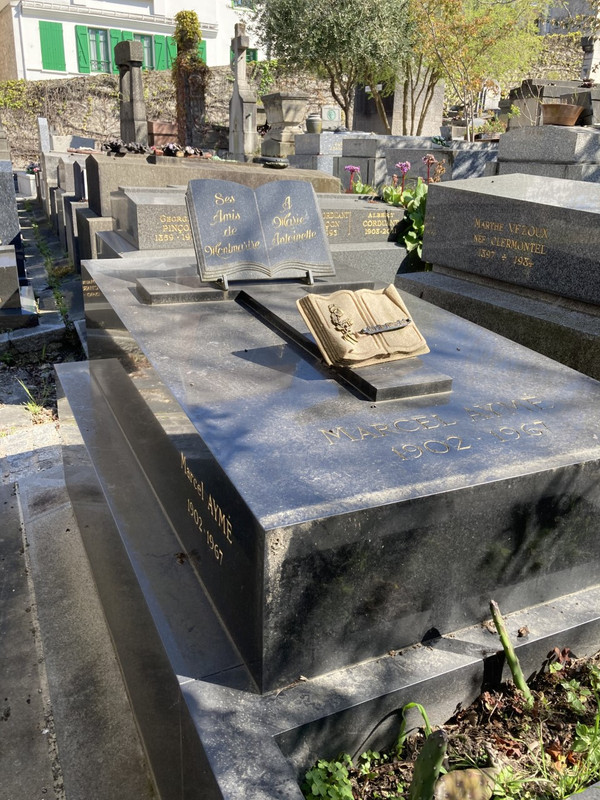 Tombe_de_Marcel_Aymé