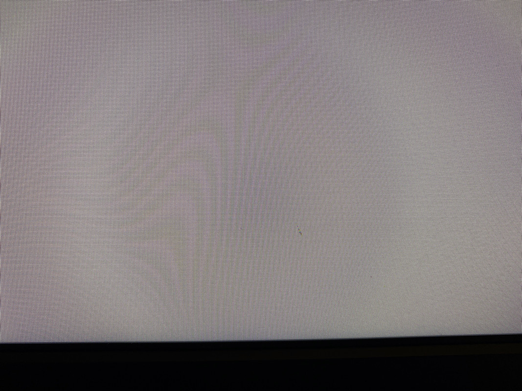 Dell U2414H graffio su bianco