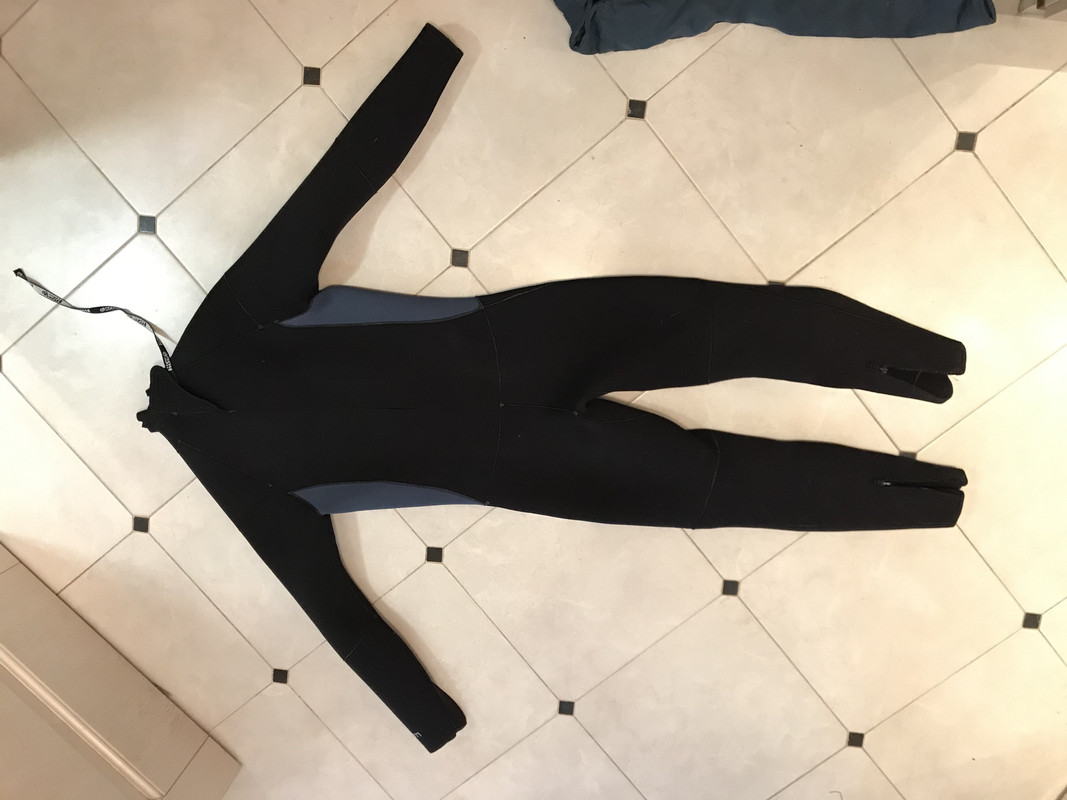 FCDDB833-3848-40E7-9BEF-2D03FE34AEF0