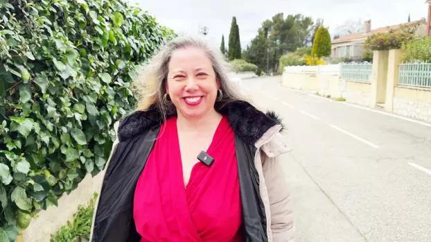 JacquieEtMichelTV – Jeny – 47 years old, saleswoman in Rouen!