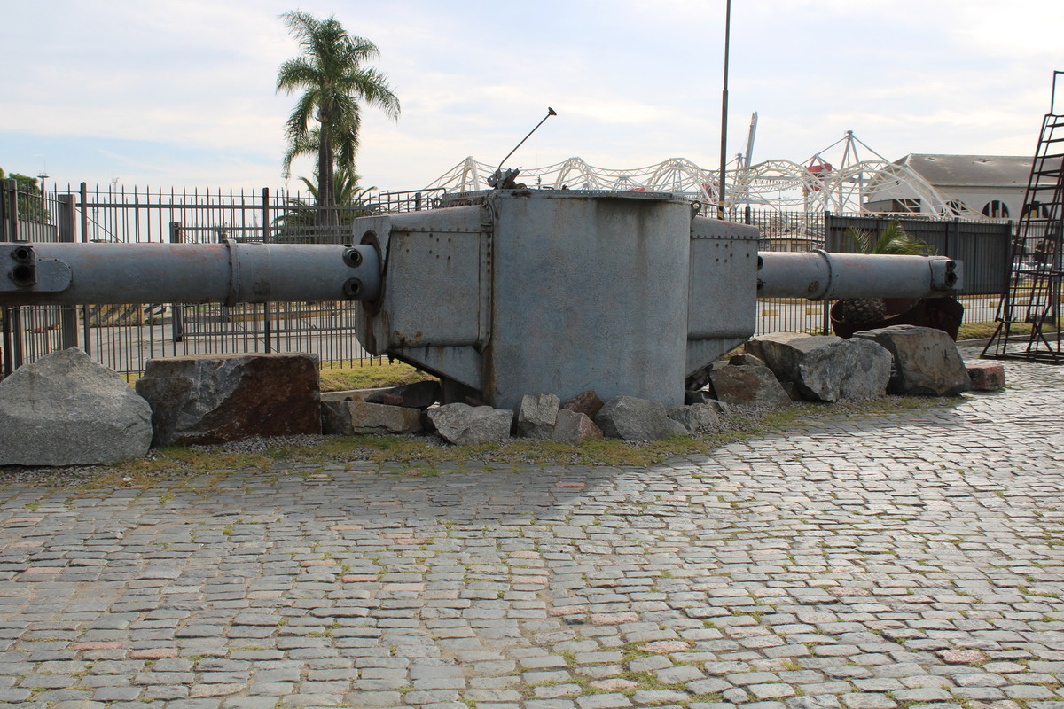 Navires musee Le-t-l-m-tre-du-GRAF-SPEE-est-expos-au-port-de-Montevideo