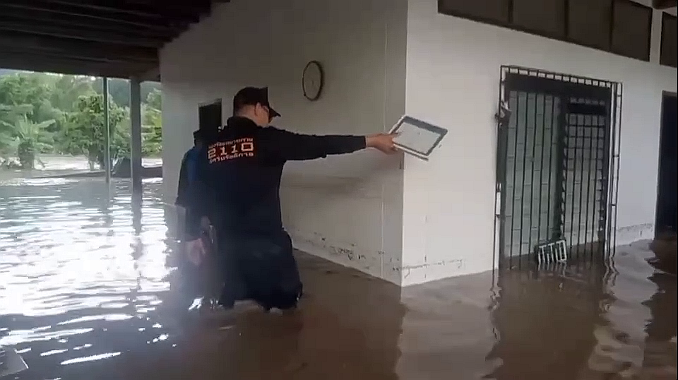 vlcsnap-2025-10-02-18h58m42s407