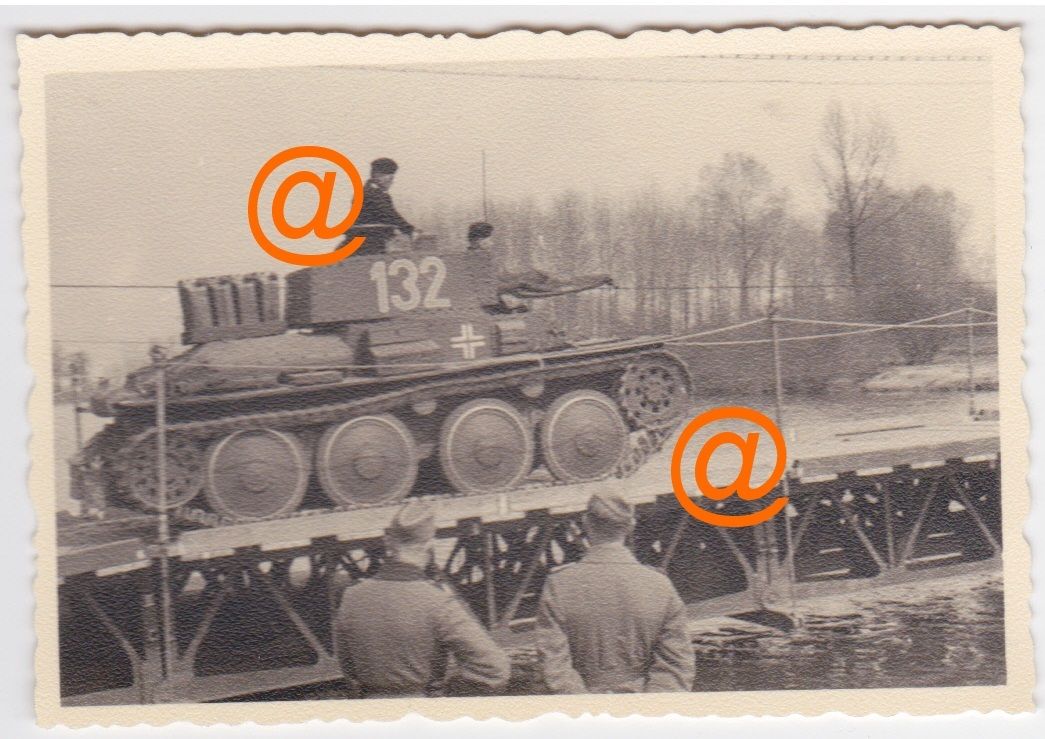 Vormarsch Panzer 38 t 1941 Balkenkreuz Brücke Tu