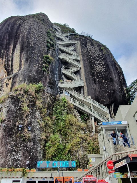 DIA 11: GUATAPÉ - MEDELLIN - Colombia y Curaçao Verano 2022 (3)