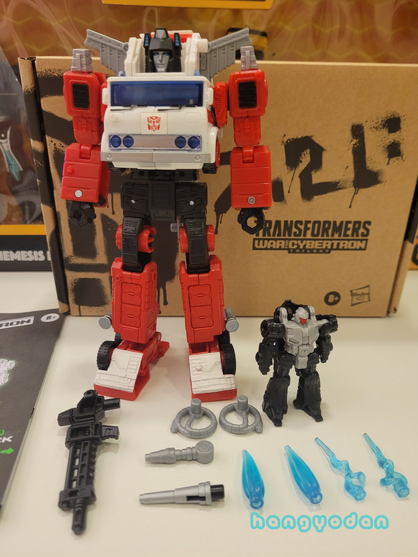 Generations-Selects-WFC-GS26-Voyager-Artfire-03