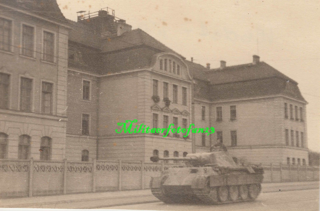Wehrmacht Panzer Panther fährt an der Seeckt-Kas
