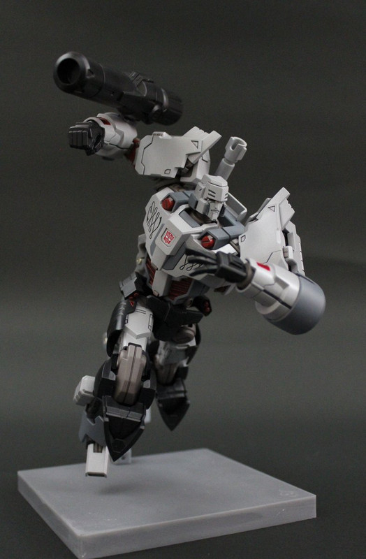 Flame-Toys-Megs-03