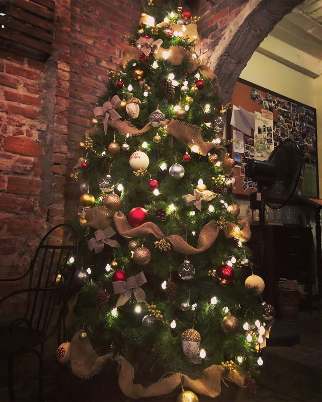 Mê mẩn 8 QUÁN CAFE DECOR GIÁNG SINH siêu lộng lẫy ở Hà Nội cho các tín đồ sống ảo - ảnh 43 me man 8 quan cafe decor giang sinh sieu long lay o ha noi cho cac tin do song ao - anh 43