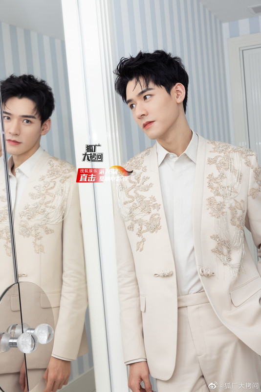 0077Ahqlly1heaflsivyyj31hc27ytxw