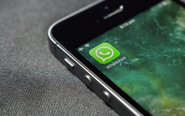 WhatsApp WhatsApp