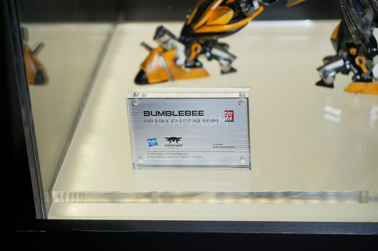 SDCC-2015-Comicave-Studios-Transformers-003
