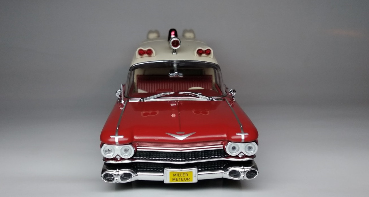 Superior-Cadillac Crown Royale Ambulance 1959 (1)