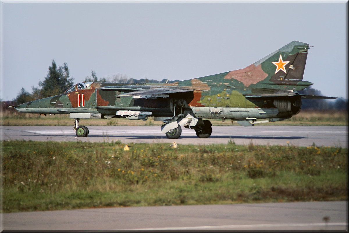 296 APIB Mig-27M 11 Red_83712545344, Sommer 1992
