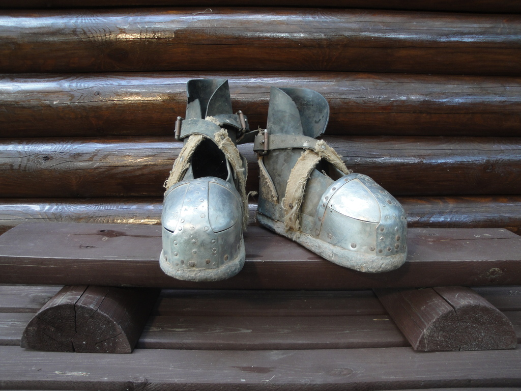 4. галоши  1942 года