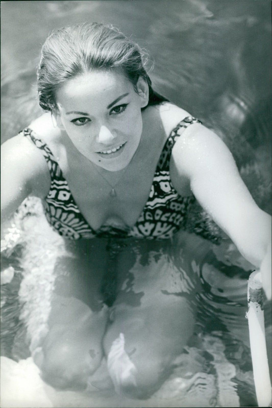 claudine_auger_mb49