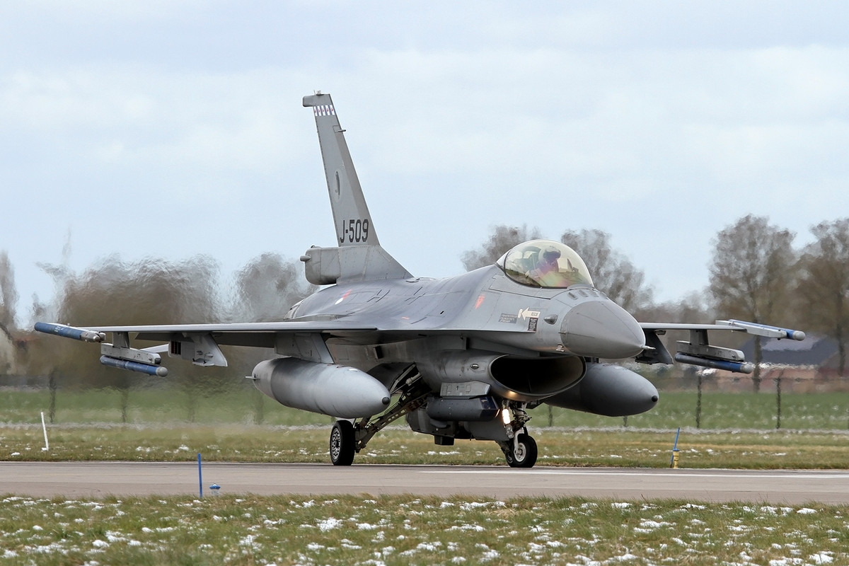 194_F-16AM_KLu_J-509_312 sq