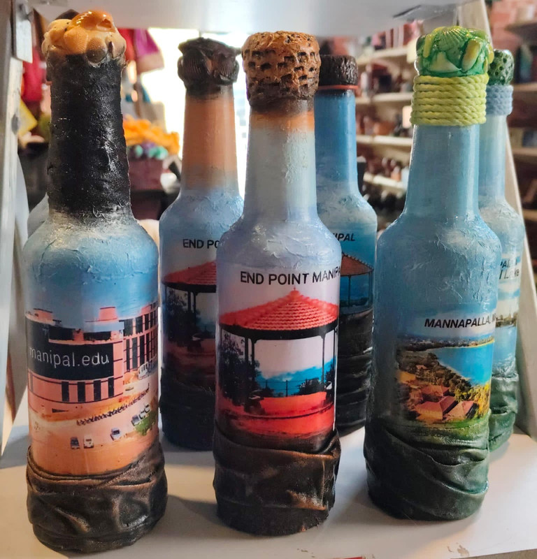 Souvenirs & Handicrafts image 15