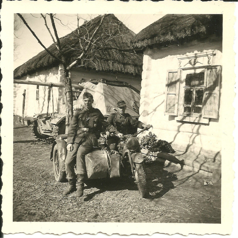Foto Panzerjäger Marder II Wintertarn Kradmelder