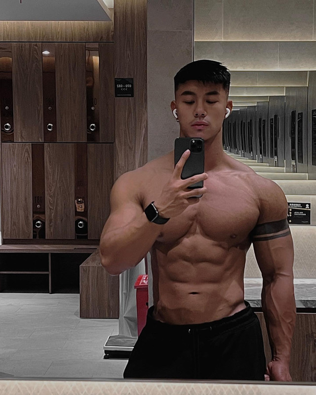 Photo by E  V  Λ  Ν on May 08, 2022.