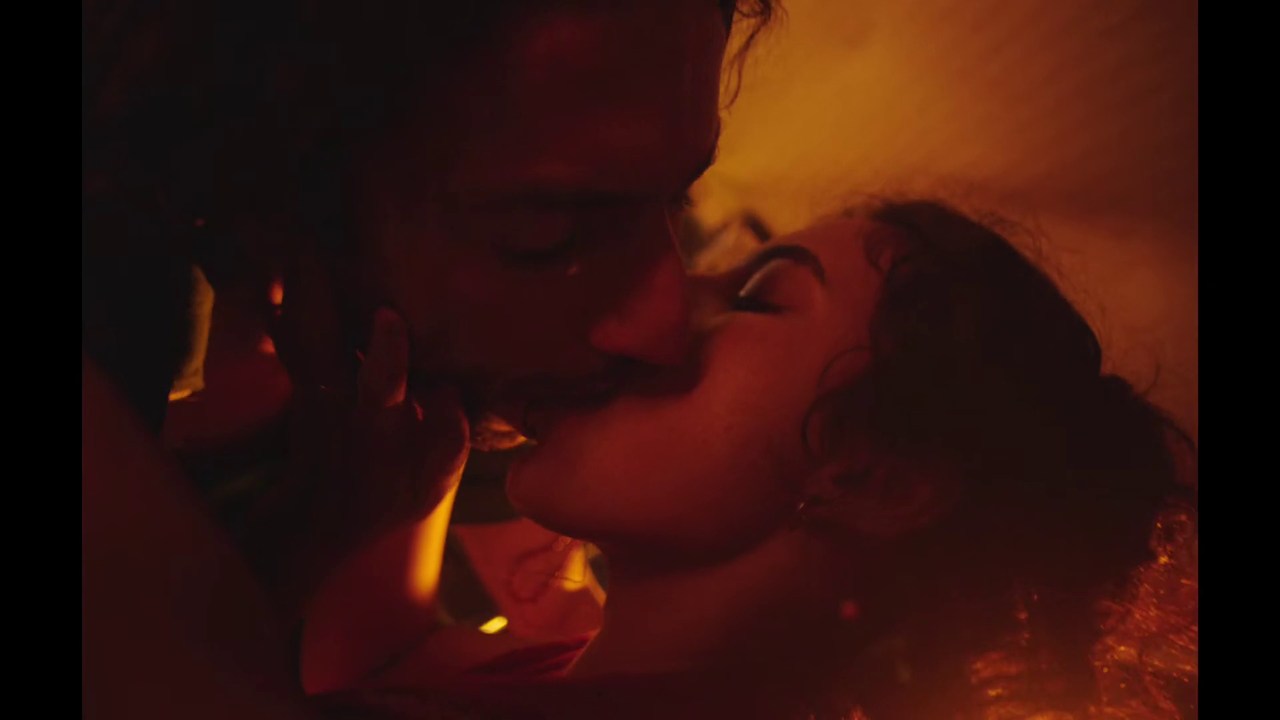 [Image: vlcsnap-2025-12-21-22h13m35s711.png]