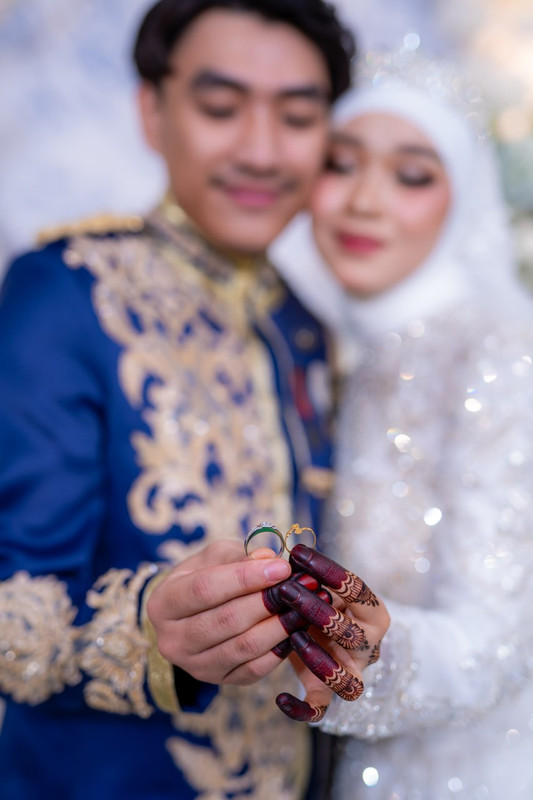 Cincin pasangan pengantin