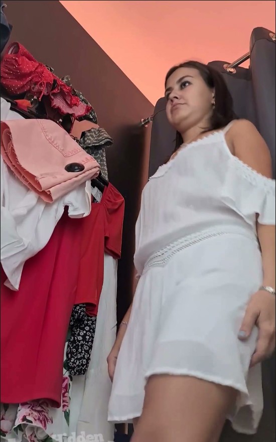[Image: Voyeur22315122452.jpg]