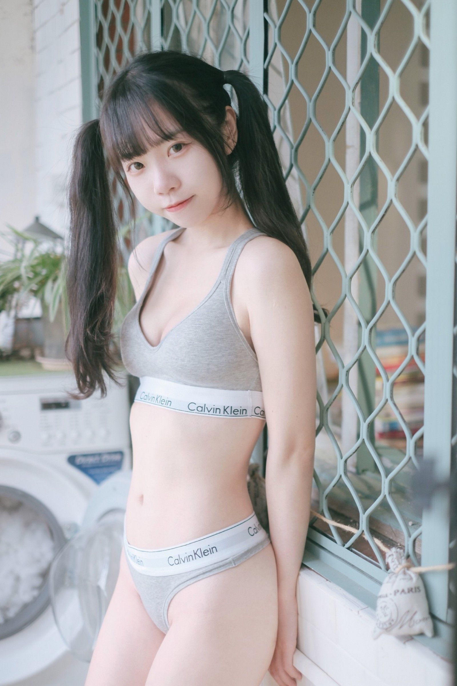 可可小白兔 首發 居家可攜帶小蘿莉🐰 写真集 – 私房主题 高清图 [22P-77MB]