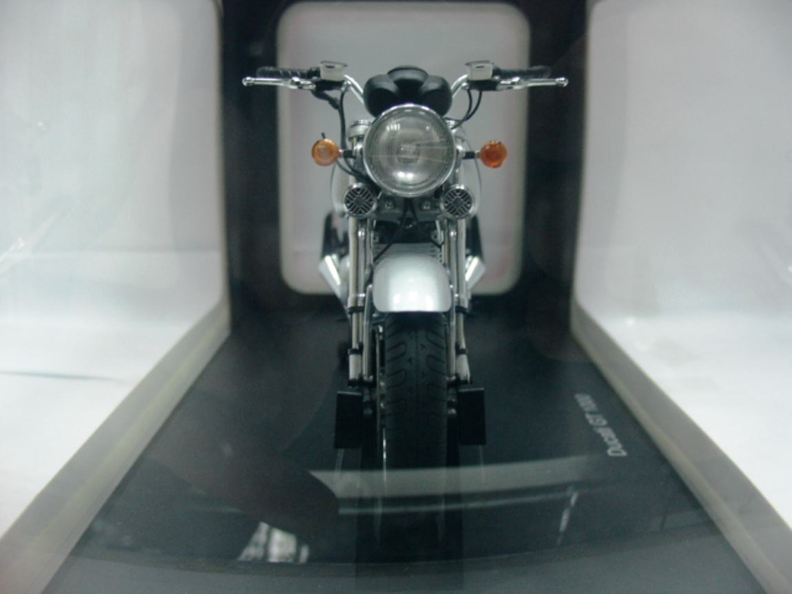 WOW EXTREMELY RARE Ducati GT 1000 Silver #12547 1:12 Auto