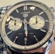 Tag heuer - centrage de la date IMG-9858