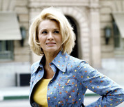 angie-dickinson-md04