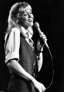 Olivia-Newton-Johnon-mc28