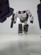 Earthrise-Megatron-09