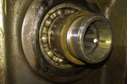 transmission output bearing without ring