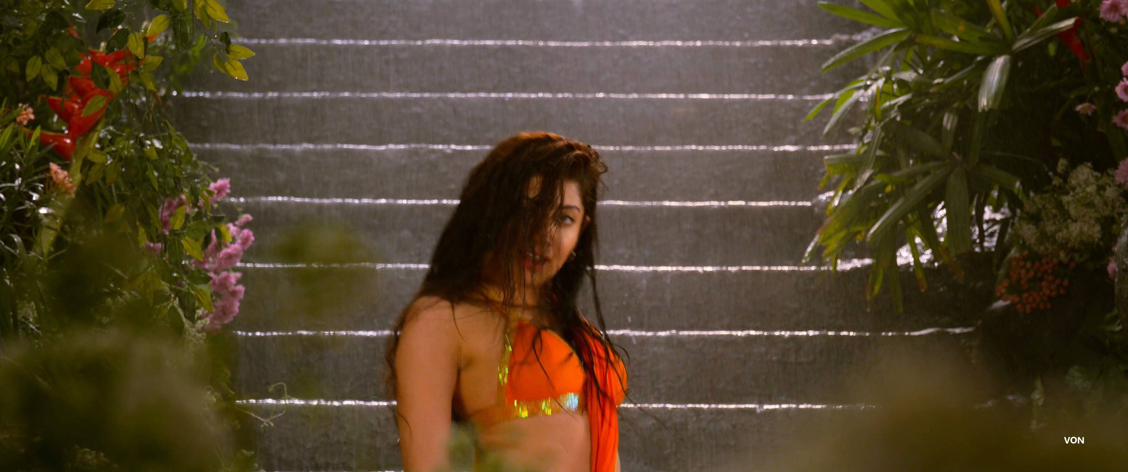 Pranitha-Hungama-2-4-K-mkv-snapshot-00-4