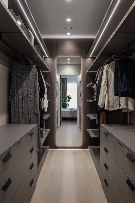 Industrial walk-in closet, Venice