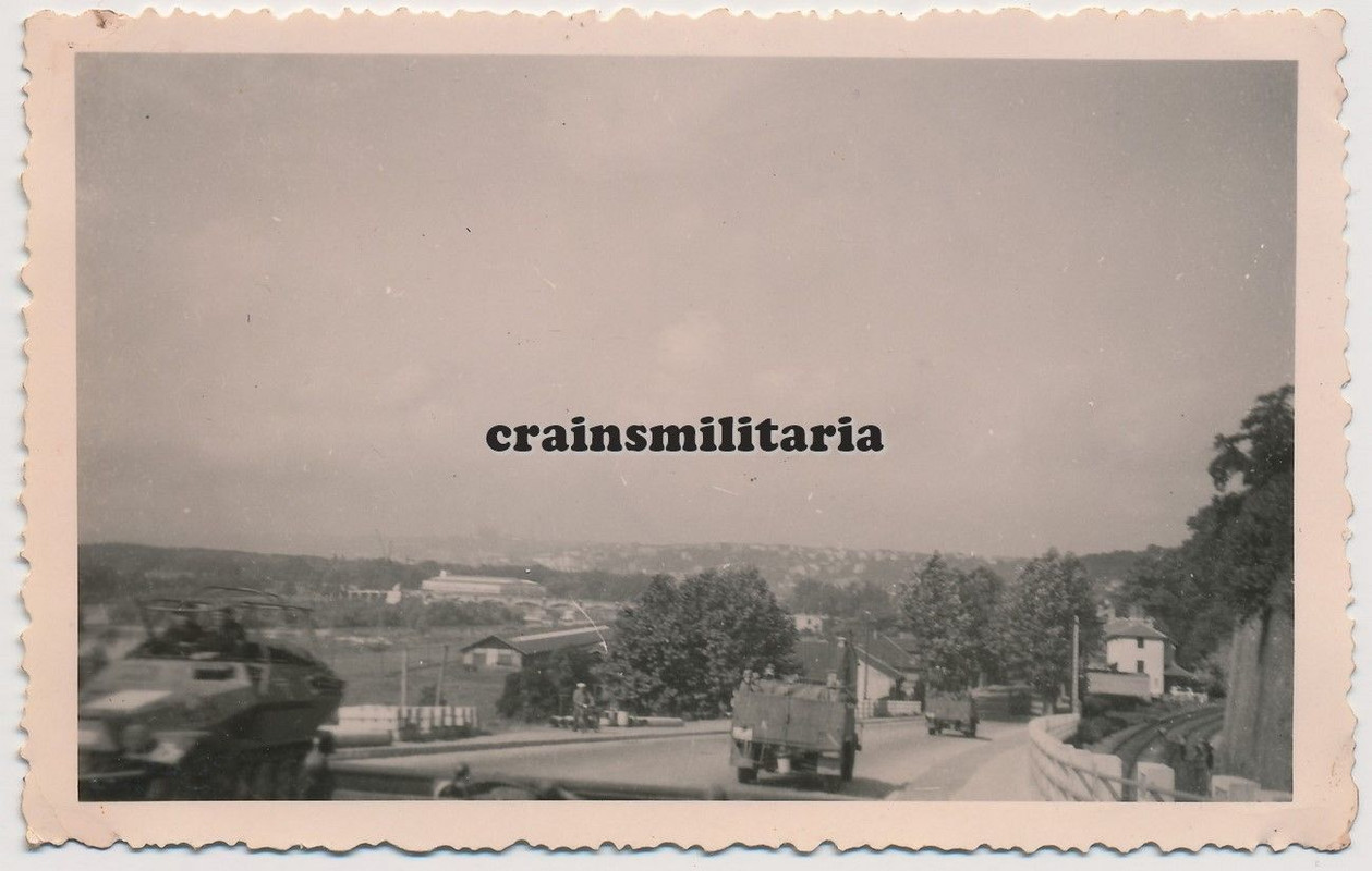 Orig. Foto Einmarsch SdKfz Panzerspähwagen in LY