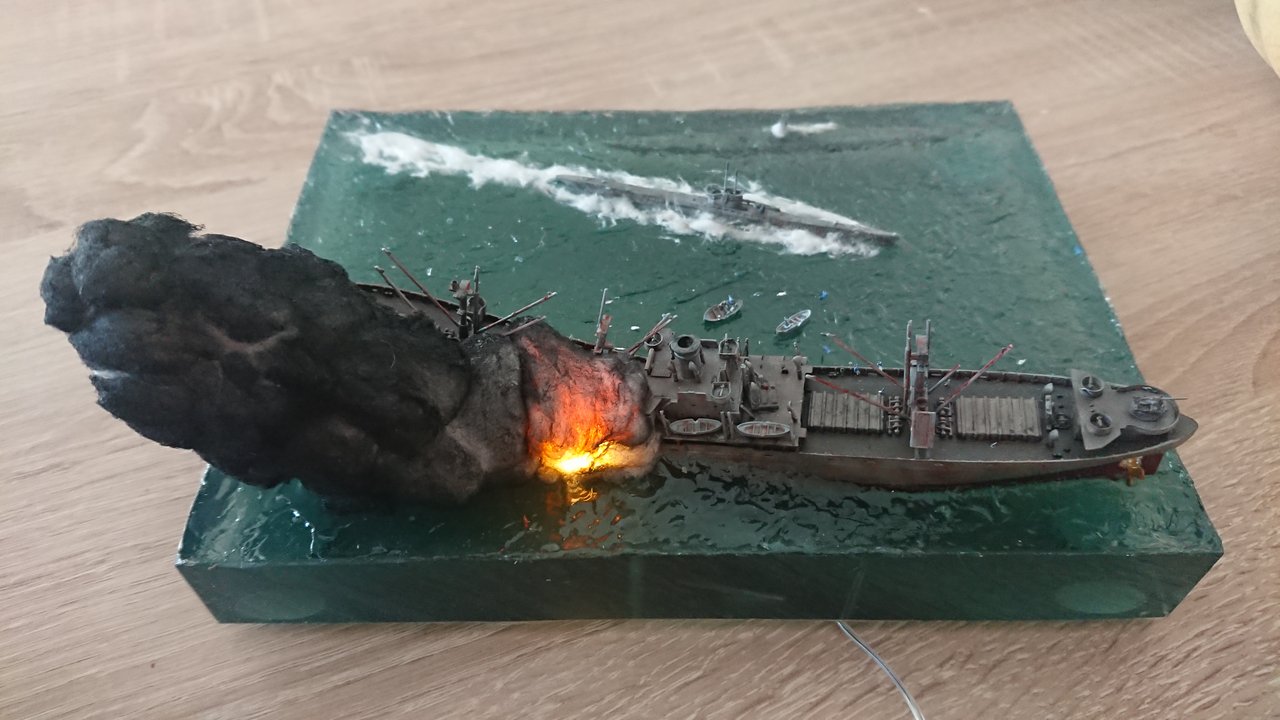 Liberty ship et 2 U-boats type VII et IX 1/700 DSC-0060