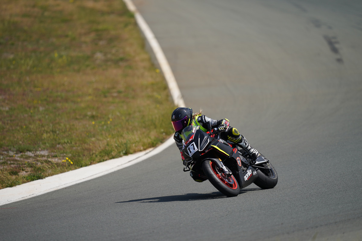 F53FB62E-6893-405A-AE39-DF059D7CE6E1