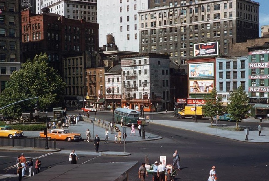 00-Colour-photographs-of-New-York-1960-Peter-Minuit-Plaza-lowe.jpg