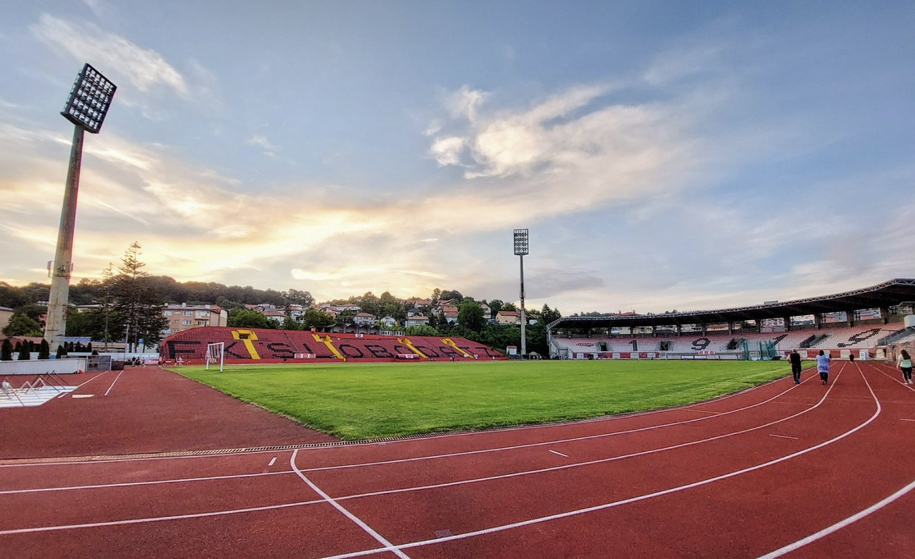 2E4CC2C6-FA64-4D95-B8E8-119670D0C0CF