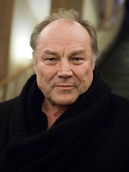 https://i.postimg.cc/yN2ZzTwr/Klaus-Maria-Brandauer.jpg