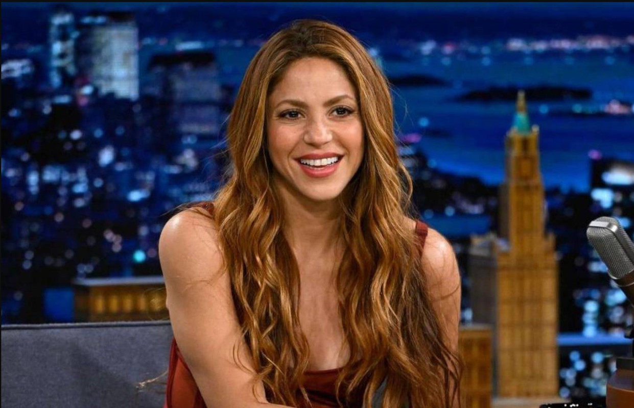 ¿Qué famoso de Hollywood está detrás de Shakira?