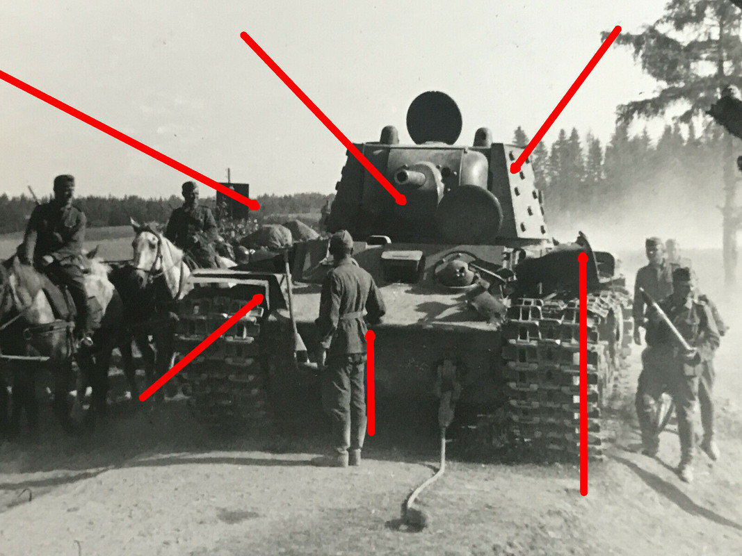 Foto Rußland, Inf. Rgt. 410, KW 1 Panzer bei Zilupe, Beutepanzer,