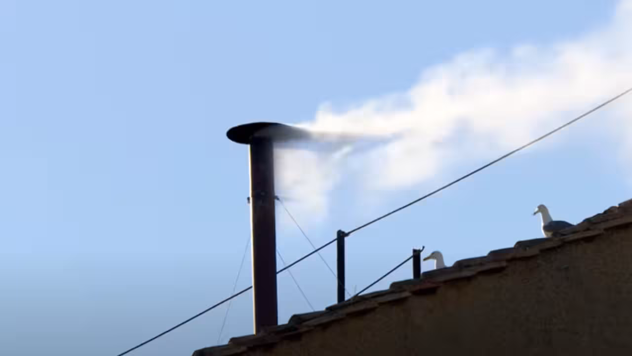 Fumaça branca na Capela Sistina