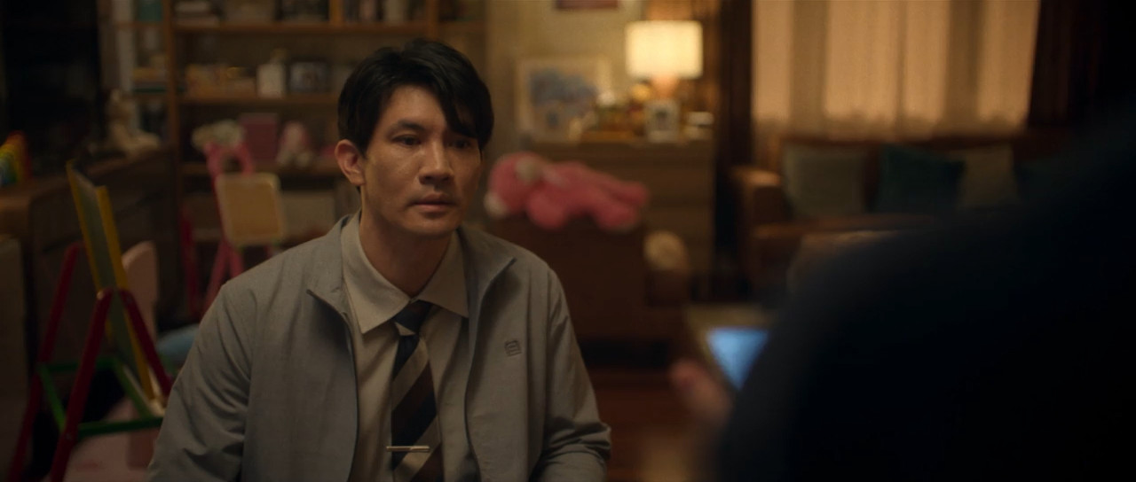 Everybody Loves Me When I'm Dead 2025 WebRip [Hindi + English] 480p 720p ESub Screenshot