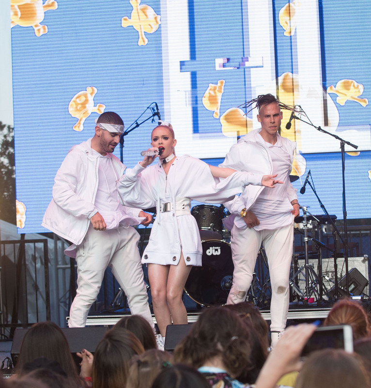 jordyn-jones-9th-annual-vidcon-convention-in-anaheim-62118-4