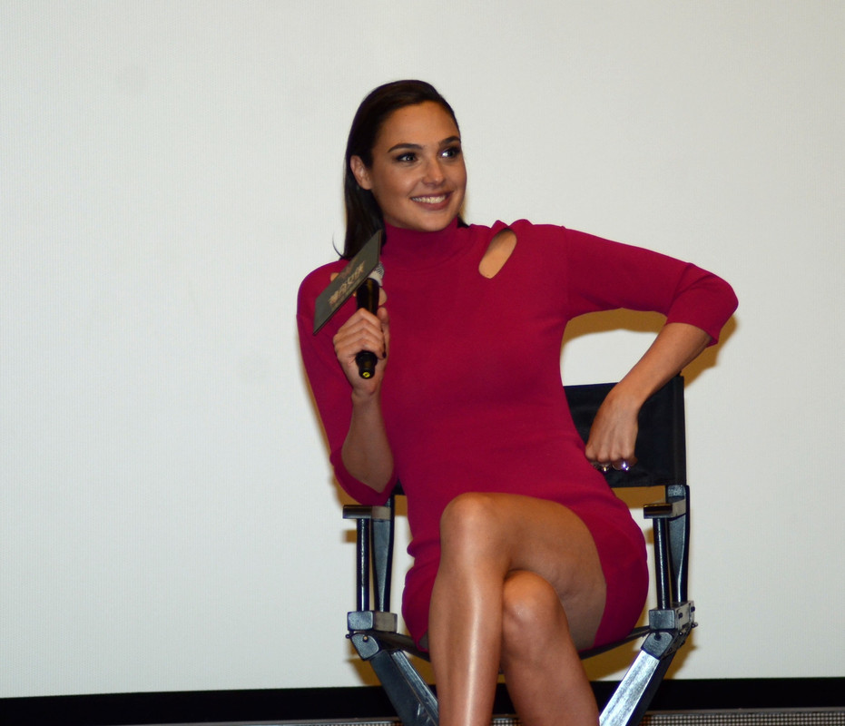 gal-gadot-wonder-woman-press-conference-shanghai-05152017-18
